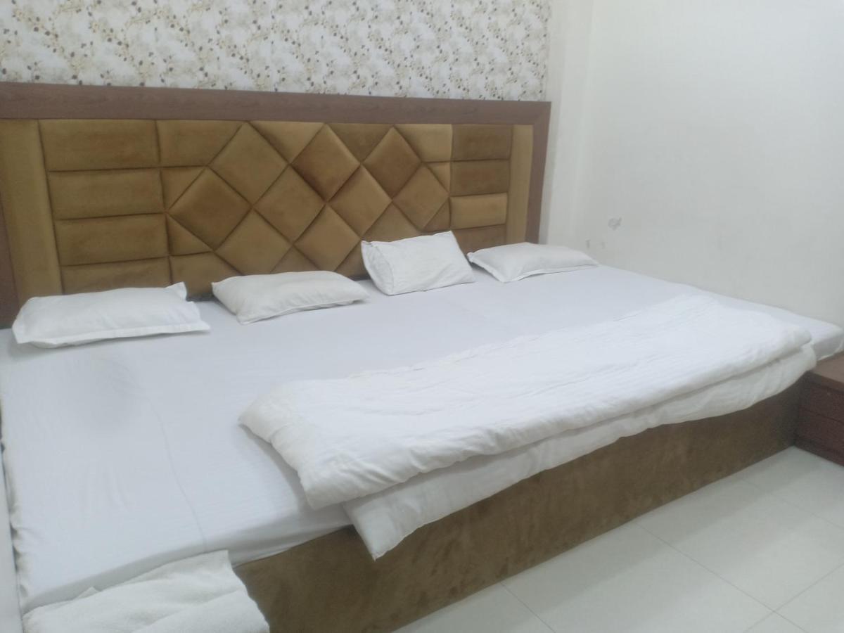 Hn Palace Homestay آغْرا الغرفة الصورة